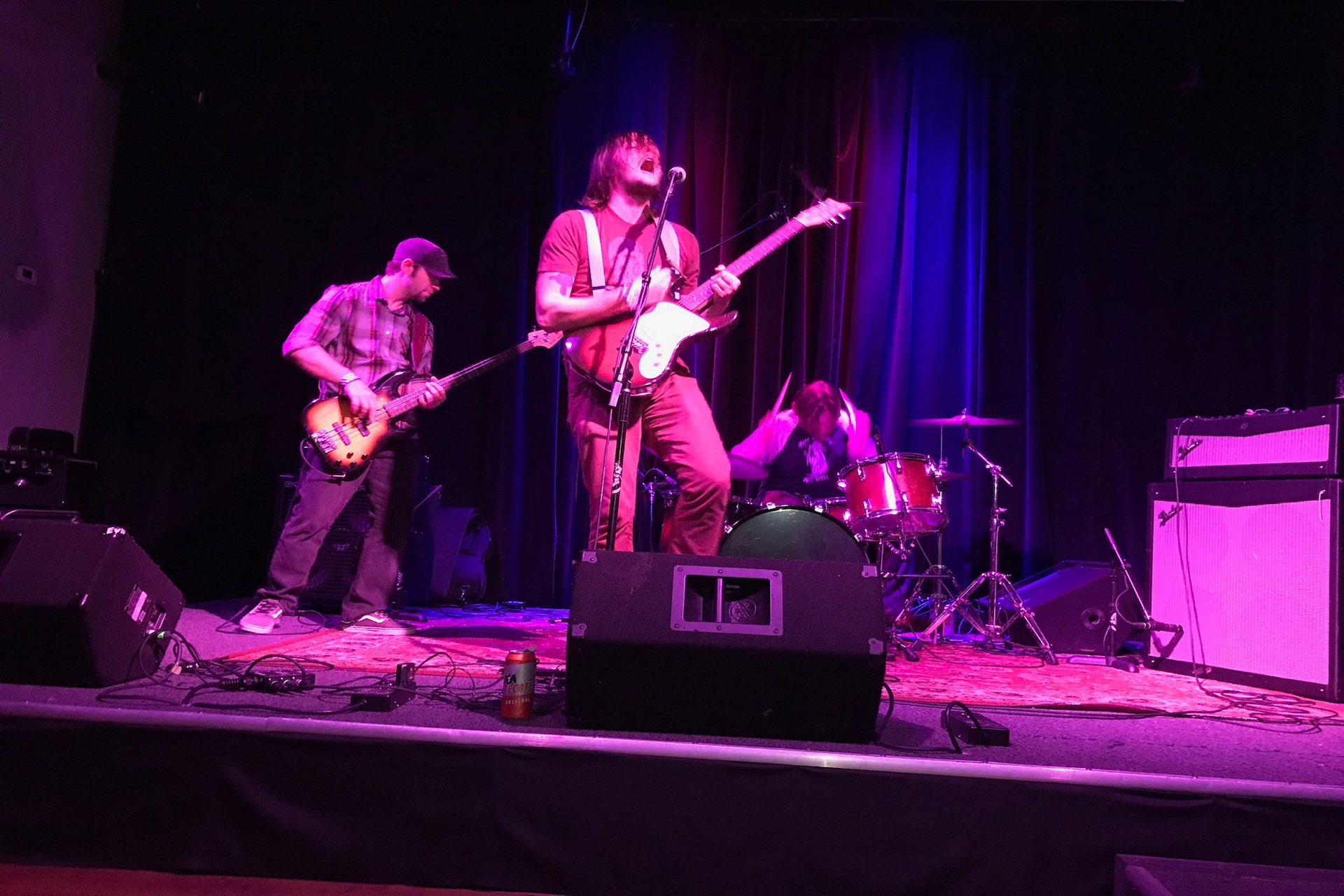 Walking Stalking Robots (Tarl Heddleston , Paul Hubbard and Scott Warner) playing at Kelly's Olympian in Portland, OR.